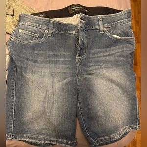 Torrid size 16 bermuda shorts
